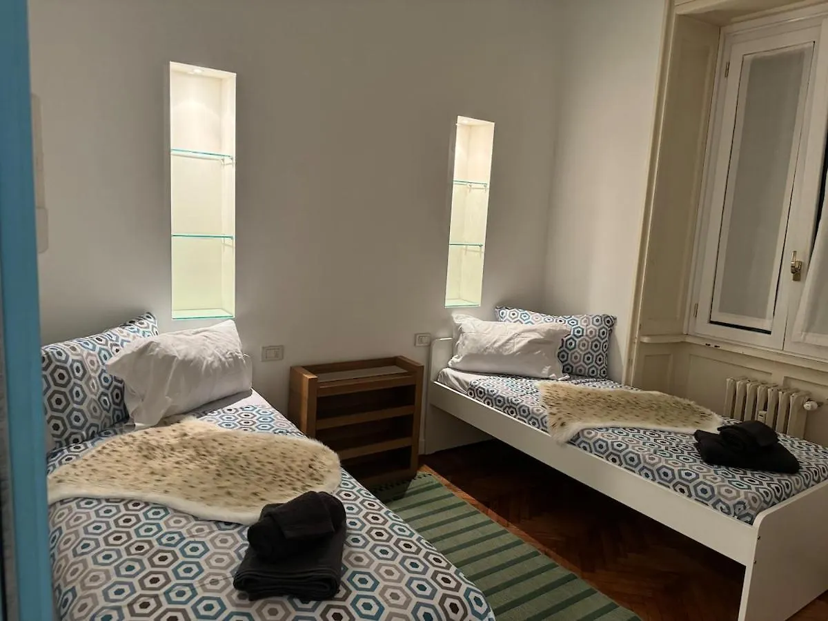 Spacious Three Room Apartment In Corso Vercelli, In The Center 米兰